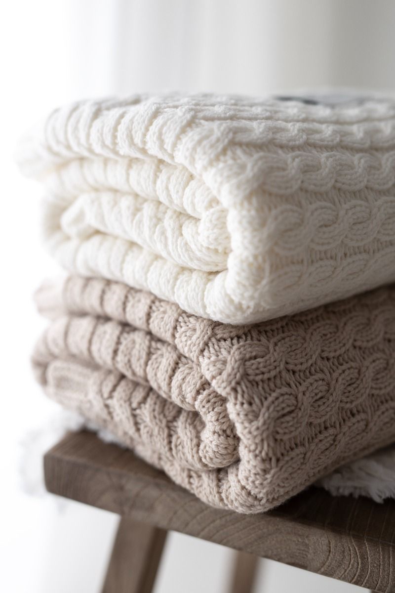 Warme Decke aus 100% Merinowolle Warm Beige – Premium Collection