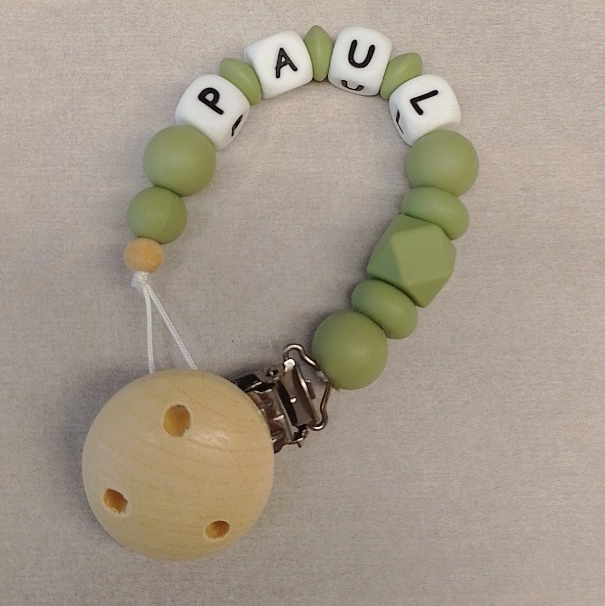 Schnullerkette mit Namen "Paul"