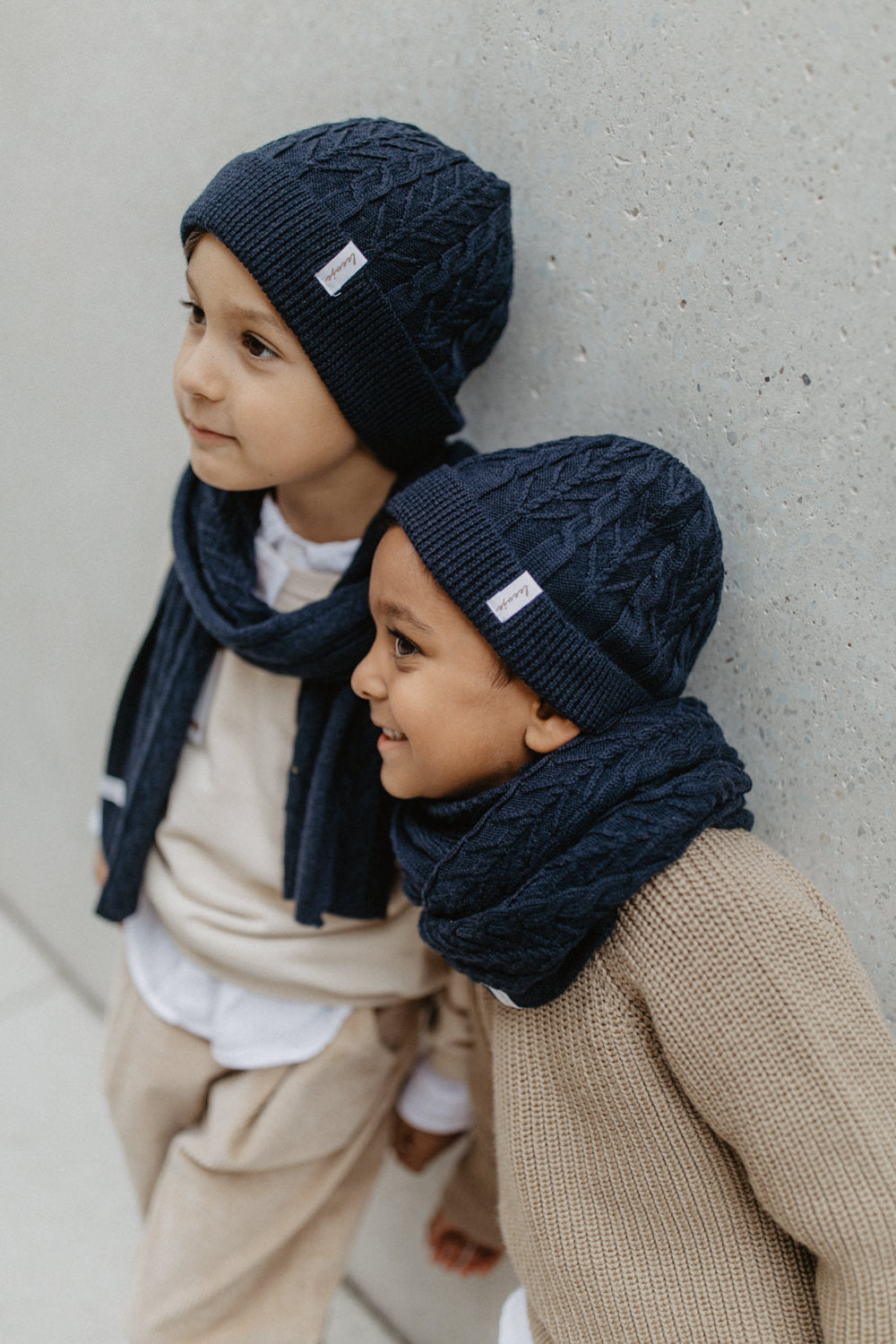 Leevje - Strickmütze aus Merinowolle - navy