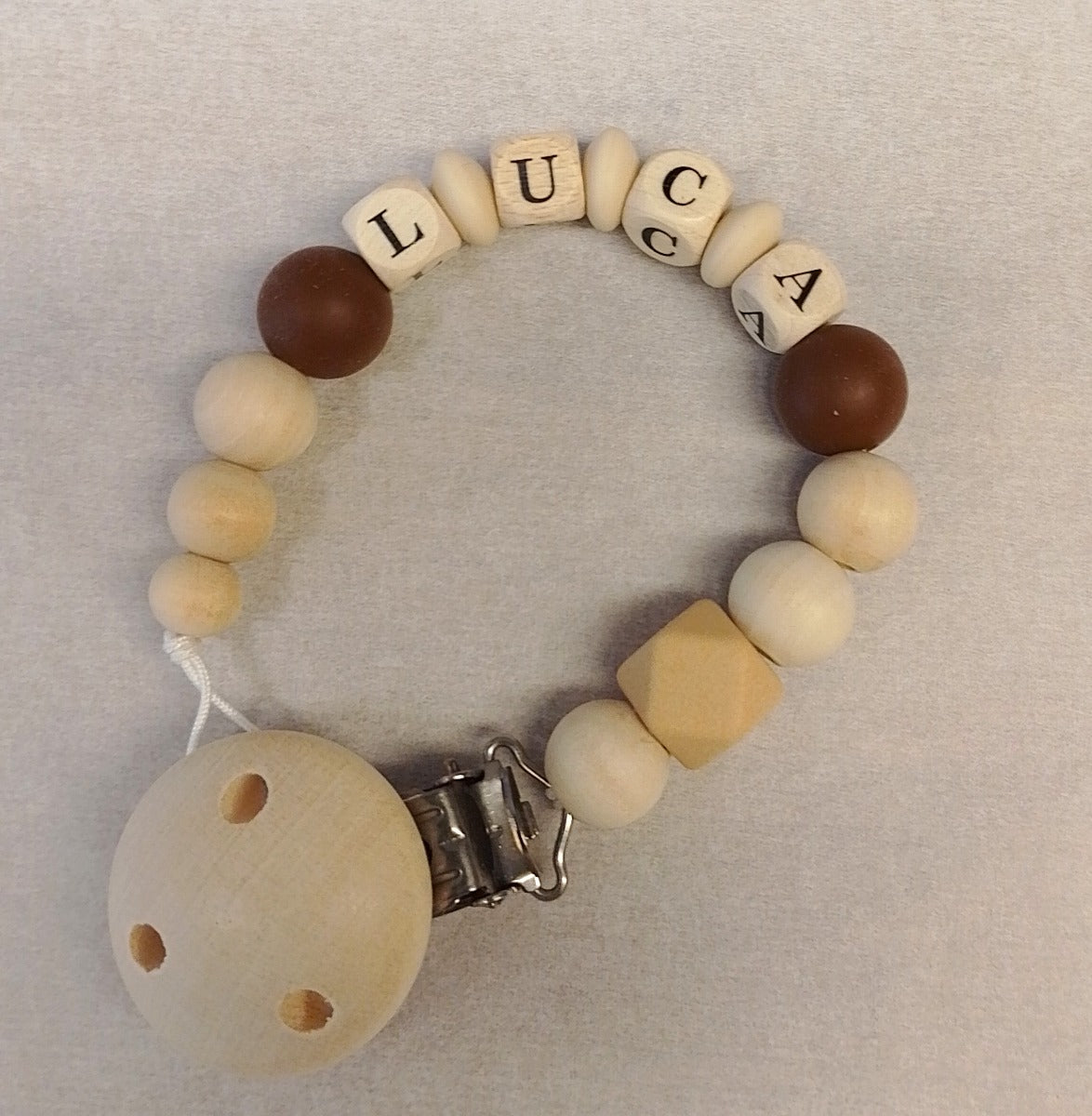 Schnullerkette mit Namen "Luca"