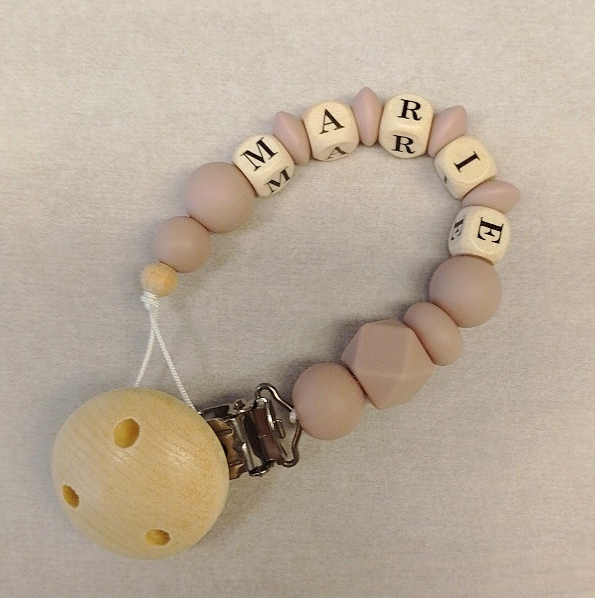 Schnullerkette mit Namen "Marie"